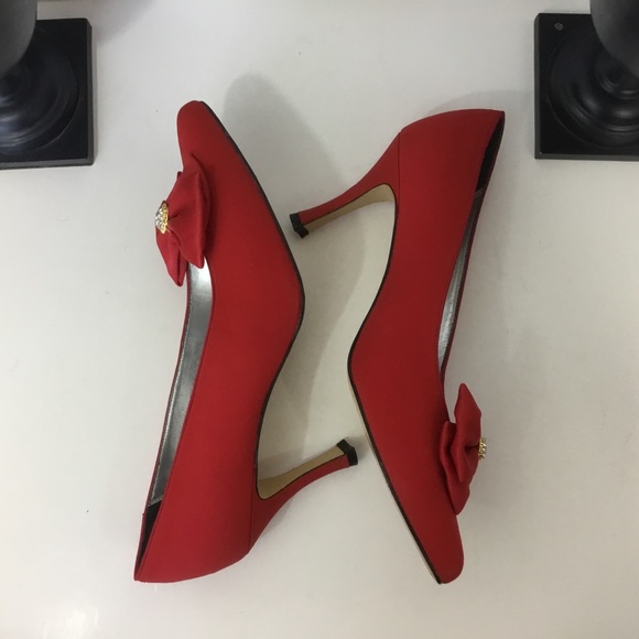 Touch of Nina Red Satin Heels, 9 1/2 M - Picture 5 of 7